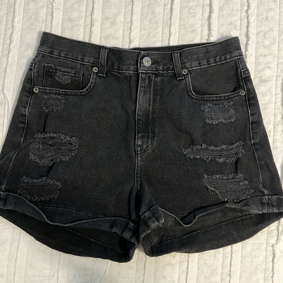 American Eagle Black Distressed Mom Shorts - Picture 1 of 3